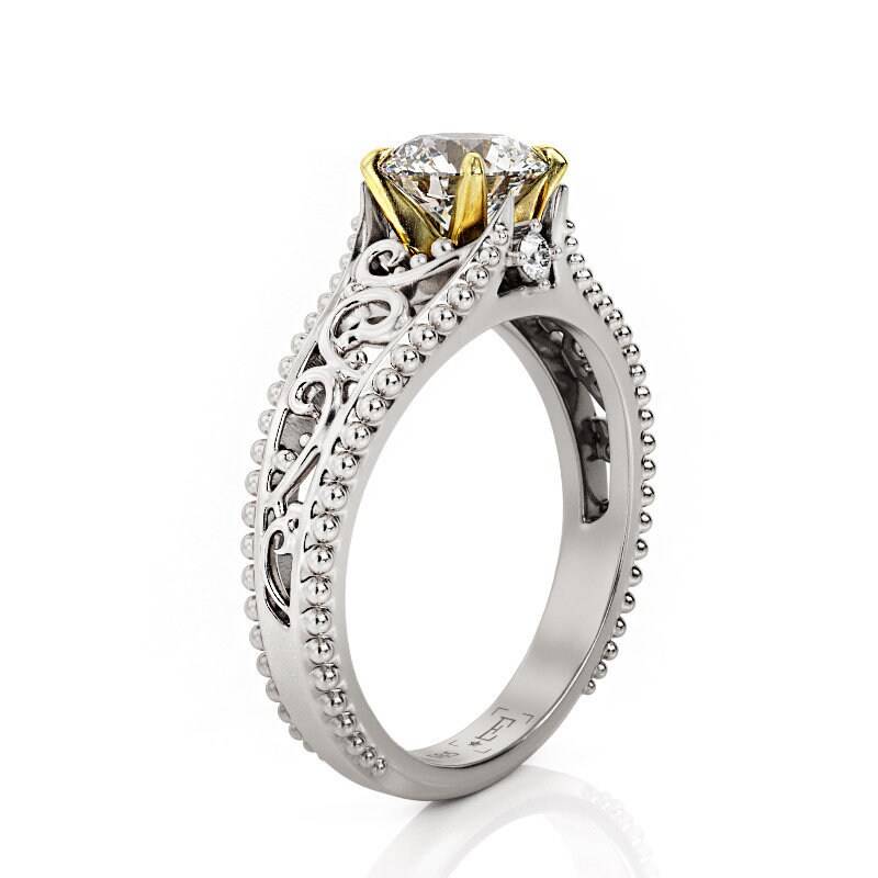 Art Deco Moissanit Verlobungsring 14K Zweifarbiges Gold Filigree von PrimeElement
