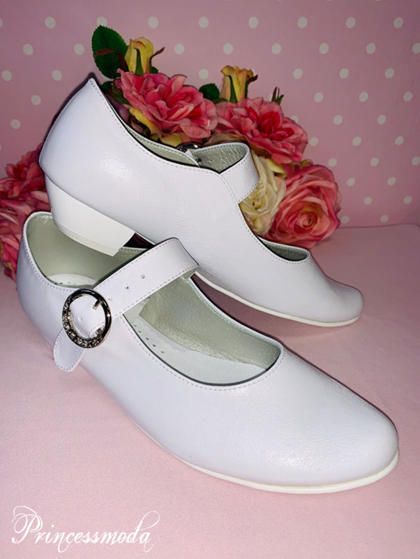 902 Schlichte Kommunionschuhe mit eleganter Klammer von Princess Moda