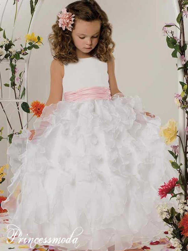 NADJA - Fantastisches Festkleid in weiß mit traum Volumen von Princess Moda