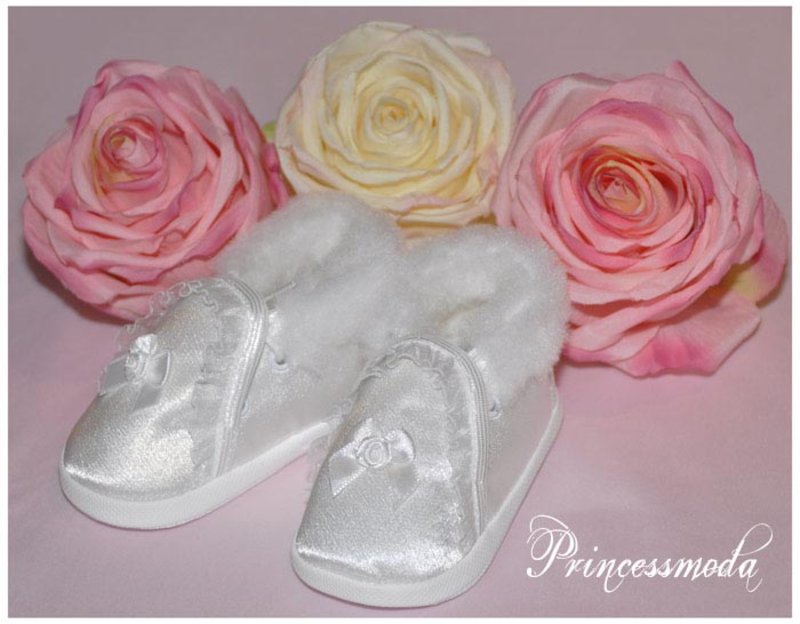 Niedliche Schuhe in weiß für Ihr Mädchen! von Princess Moda