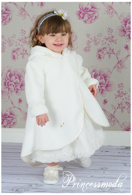 Nr. 21 Sehr eleganter Taufmantel in champagner von Princess Moda