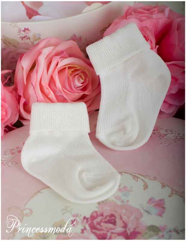 Nr. 6 Babysocken für Jungs oder Mädchen in Creme von Princess Moda