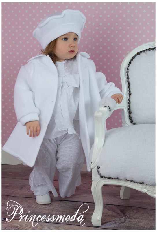 Nr.39 PRINCESSMODA Mantel mit Barret in WEISS von Princess Moda