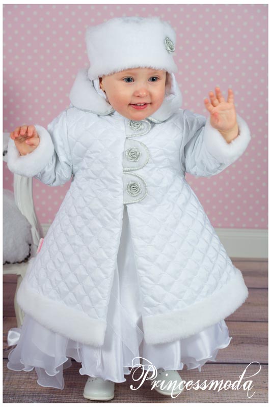 Silberne Rosen auf Ihrem Wintermantel von Princess Moda