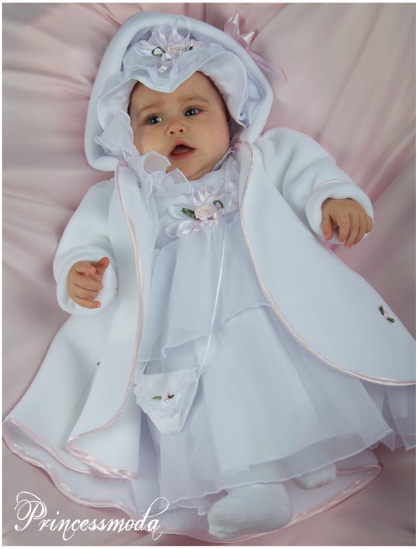 Sonja Ihr Taufkleid mit Hut und Taufmantel von Princess Moda