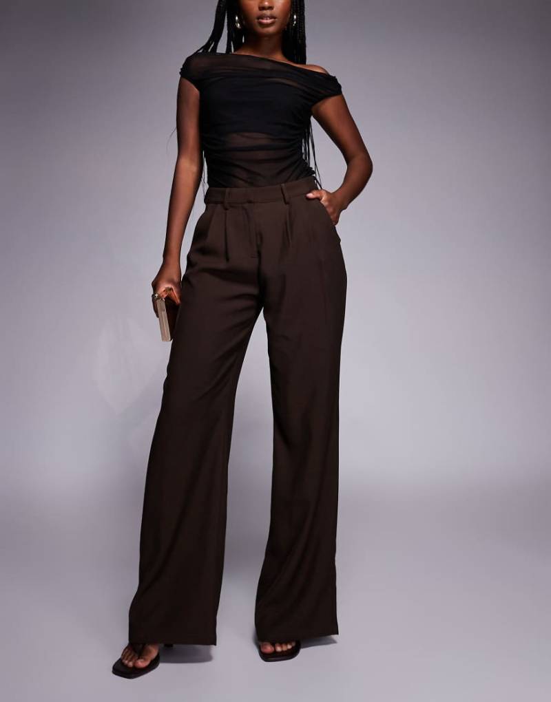 Princess Polly - Ambient - Elegante Hose in Schokobraun mit hohem Bund und Bundfalten vorne-Brown von Princess Polly