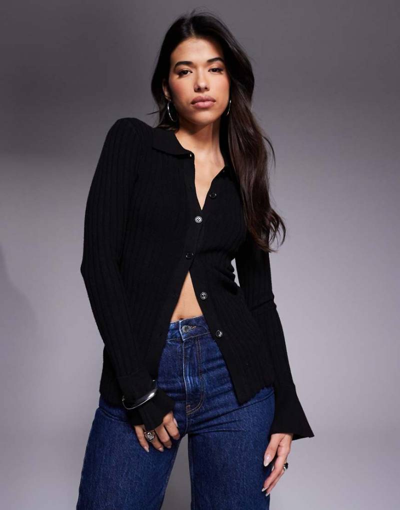 Princess Polly - Anneke - Longline-Strickjacke in Schwarz aus Feinstrick mit ausgestellten Ärmeln und Knopfleiste von Princess Polly