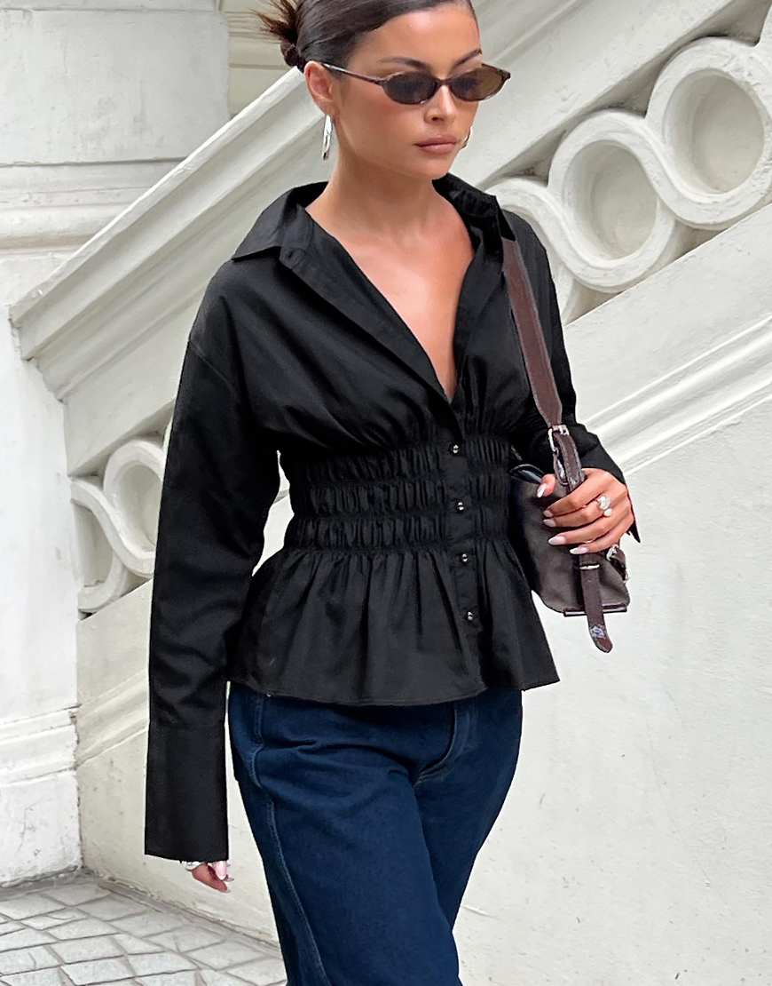 Princess Polly - As You Are - Hemdbluse in Schwarz mit Knopfleiste und gesmokter Taille von Princess Polly