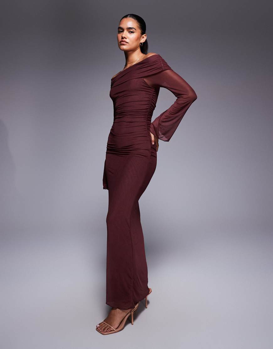 Princess Polly - Consideration - Maxikleid aus Netzstoff in Schokobraun mit Carmen-Ausschnitt, ausgestellten Ärmeln und Kräuselsaum von Princess Polly