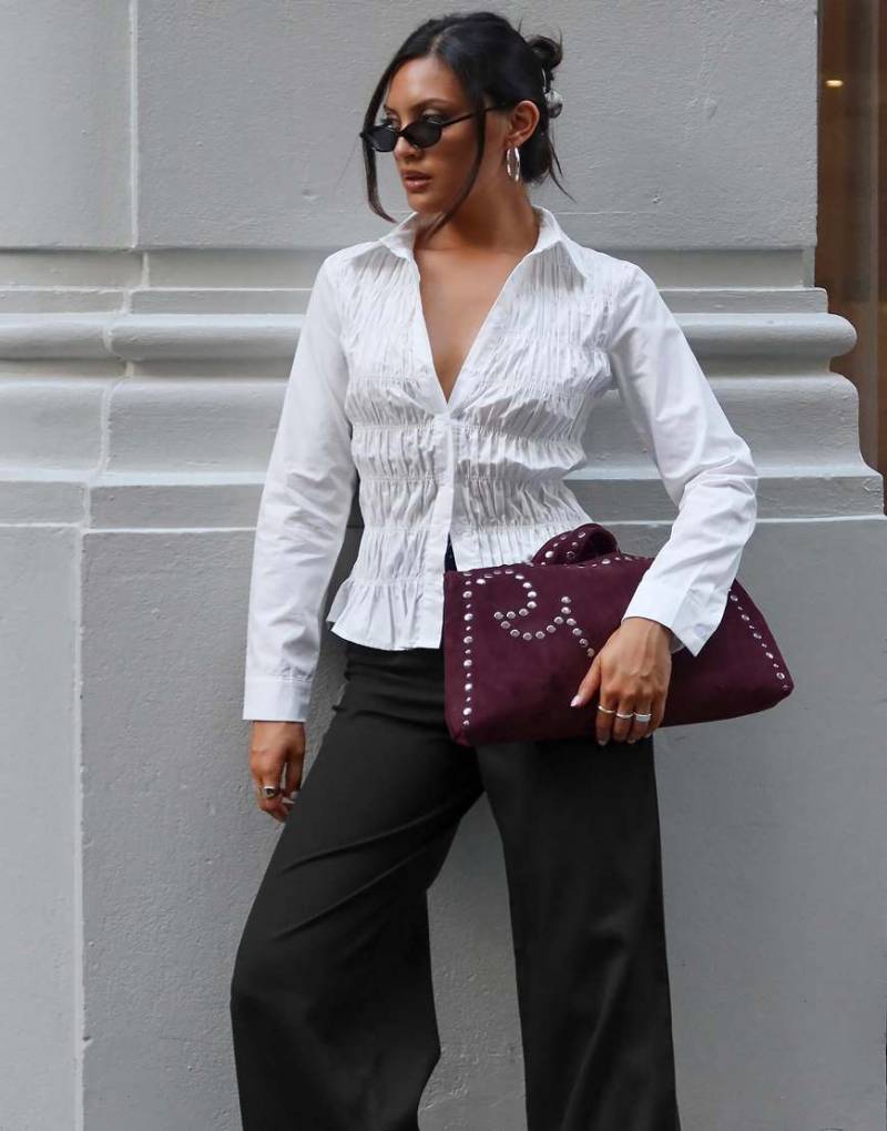 Princess Polly - Cultivate - Langärmlige, gesmokte Hemdbluse mit hohem Baumwollanteil in Weiß im 90er-Look von Princess Polly