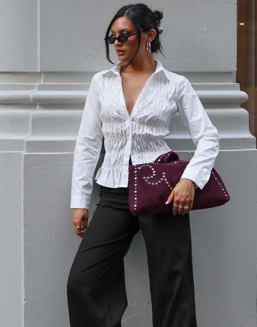 Princess Polly - Cultivate - Langärmlige, gesmokte Hemdbluse mit hohem Baumwollanteil in Weiß im 90er-Look von Princess Polly