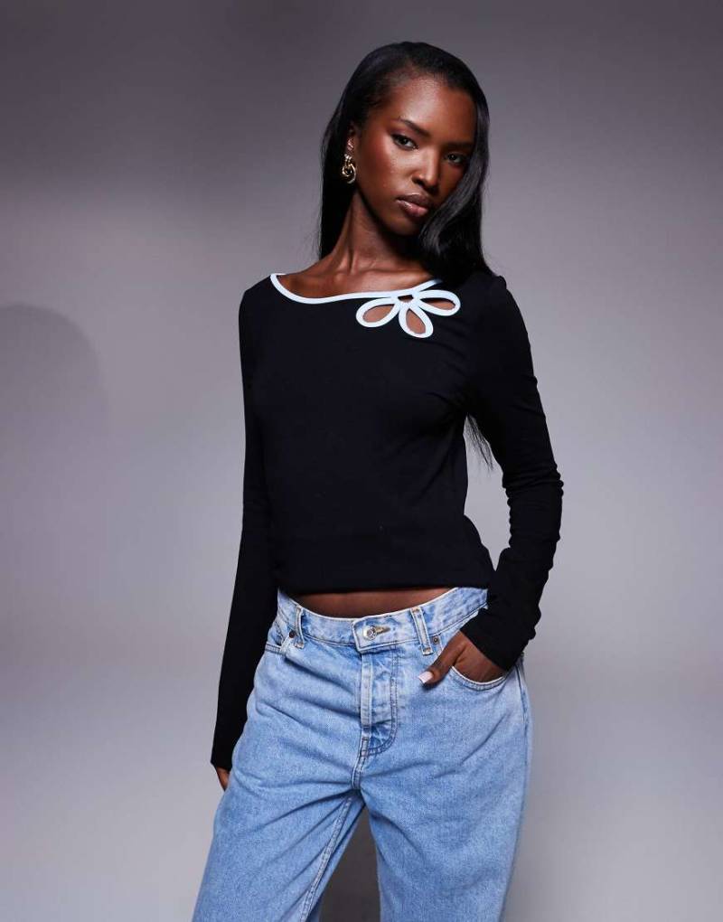 Princess Polly - Double Back - Langärmliges Oberteil in Schwarz mit blumenförmigem Zierausschnitt von Princess Polly