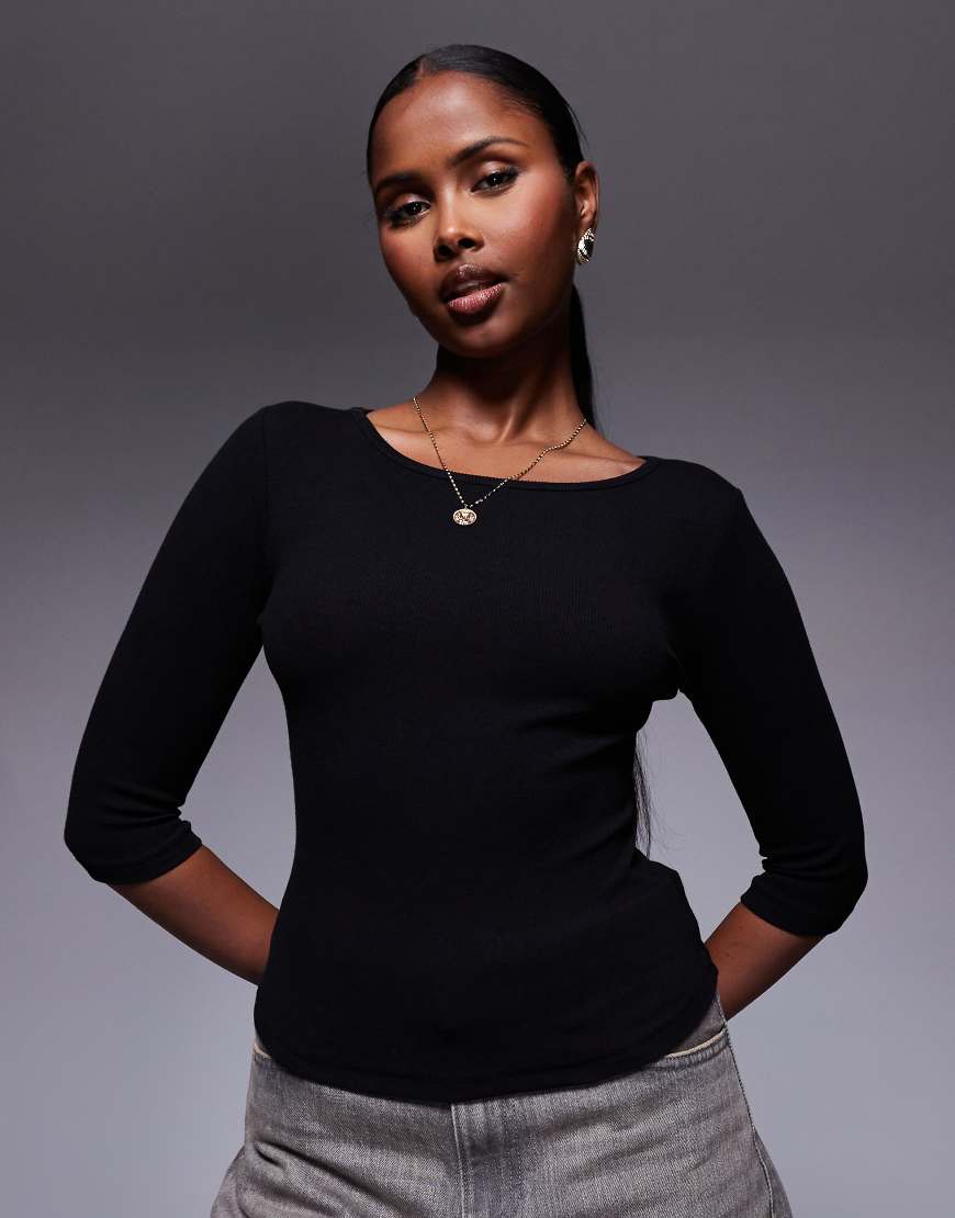 Princess Polly - Elaia - Oberteil in Schwarz mit hohem Baumwollanteil, U-Boot-Ausschnitt und Dreiviertelärmeln von Princess Polly