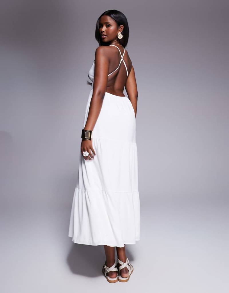 Princess Polly- Gestuftes Maxikleid in Weiß mit tiefem Rückenausschnitt und überkreuzten Trägern von Princess Polly