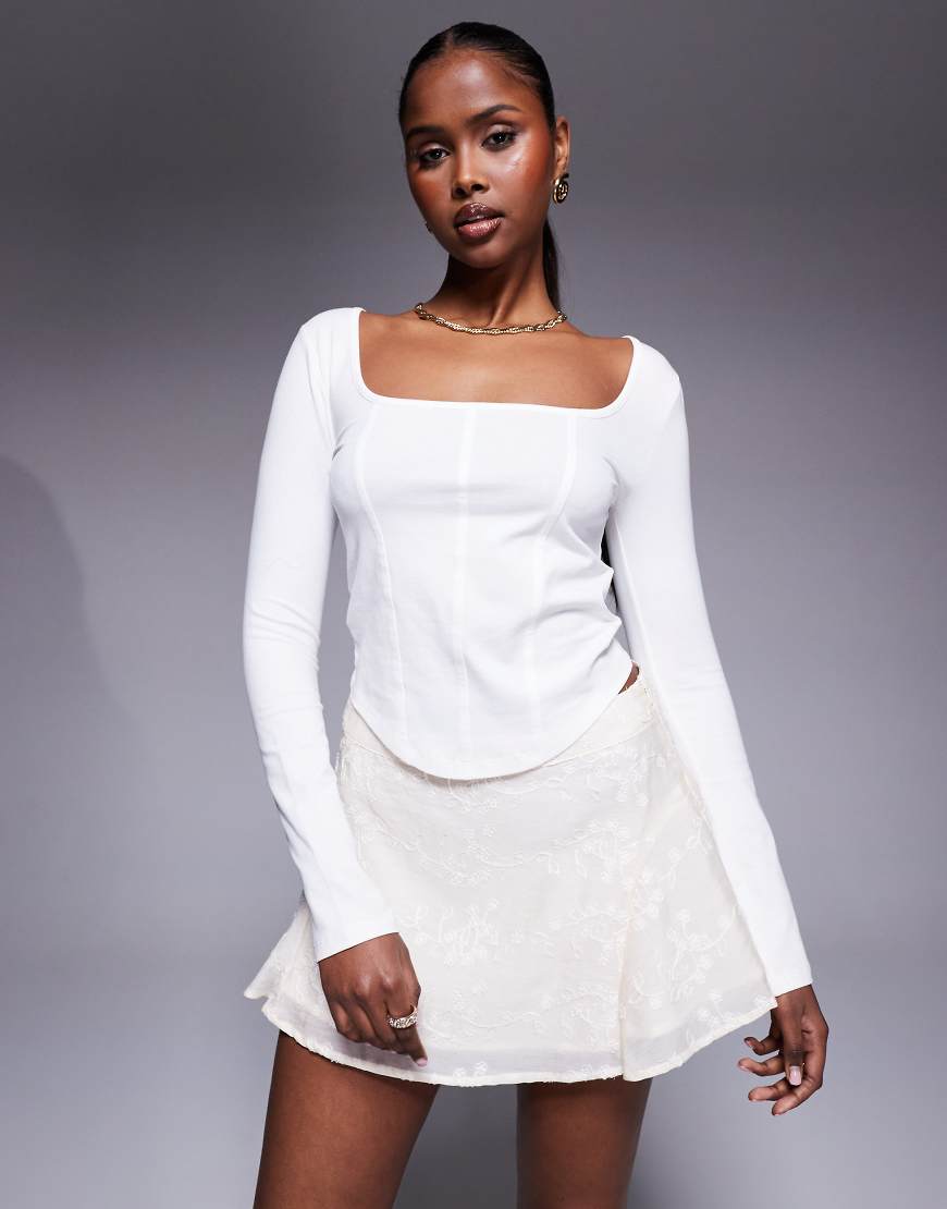 Princess Polly - Luftiger Minirock in Cremeweiß mit Blumenstickerei von Princess Polly