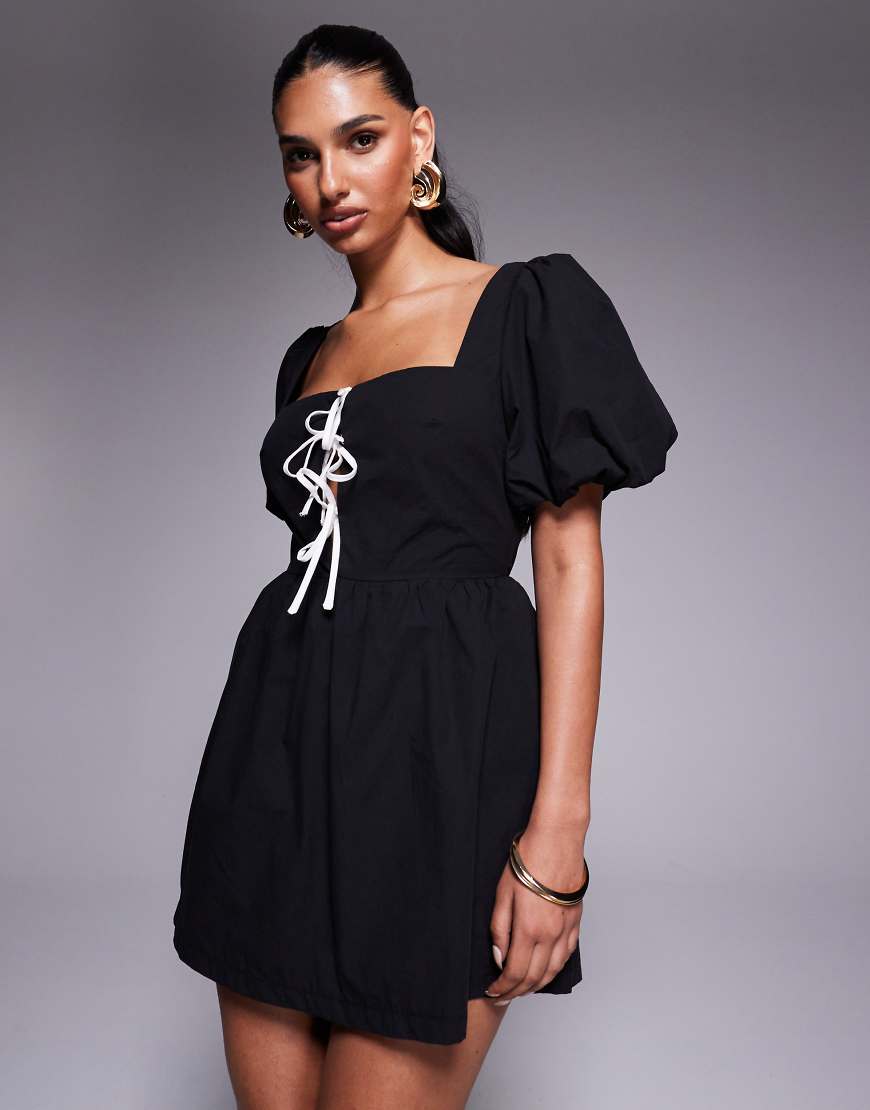 Princess Polly - Maelle - Playsuit aus Baumwollmix in Schwarz und Weiß mit kontrastierenden Bindedetails vorne, Rückenausschnitt und Puffärmeln-Bunt von Princess Polly