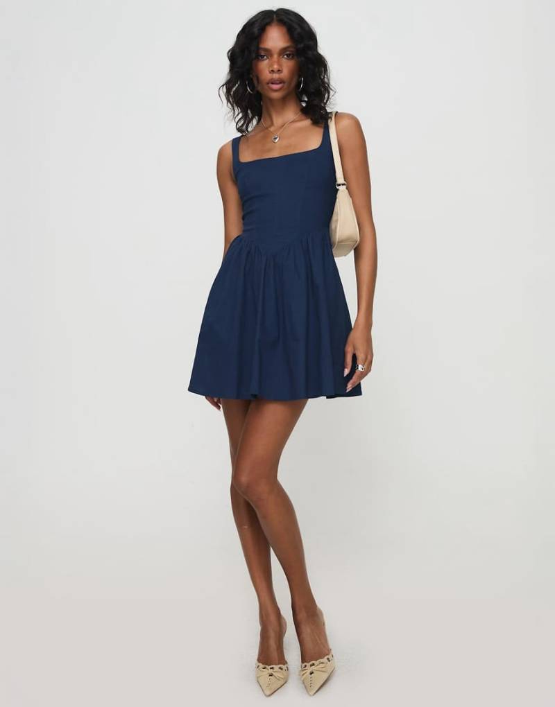 Princess Polly - Martie - Kurzes, marineblaues Skater-Kleid im Strukturdesign mit eckigem Ausschnitt von Princess Polly