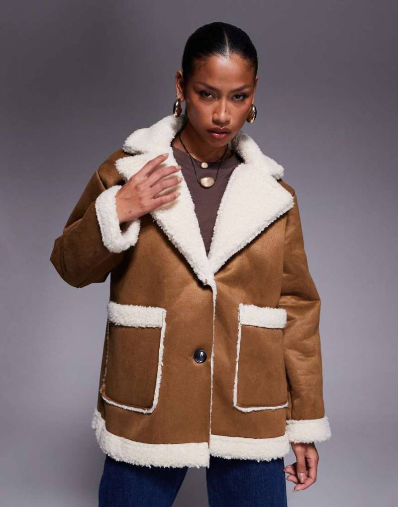 Princess Polly - Marysville - Oversize-Jacke aus Wildleder in Kamelbraun mit Kragen, Kanten und Taschendetails aus Teddyfell-Neutral von Princess Polly