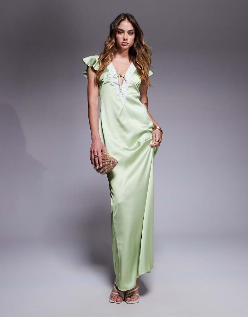 Princess Polly - Satin-Maxikleid in Grün mit tiefem Ausschnitt, Spitzenbesatz und Flatterärmeln von Princess Polly