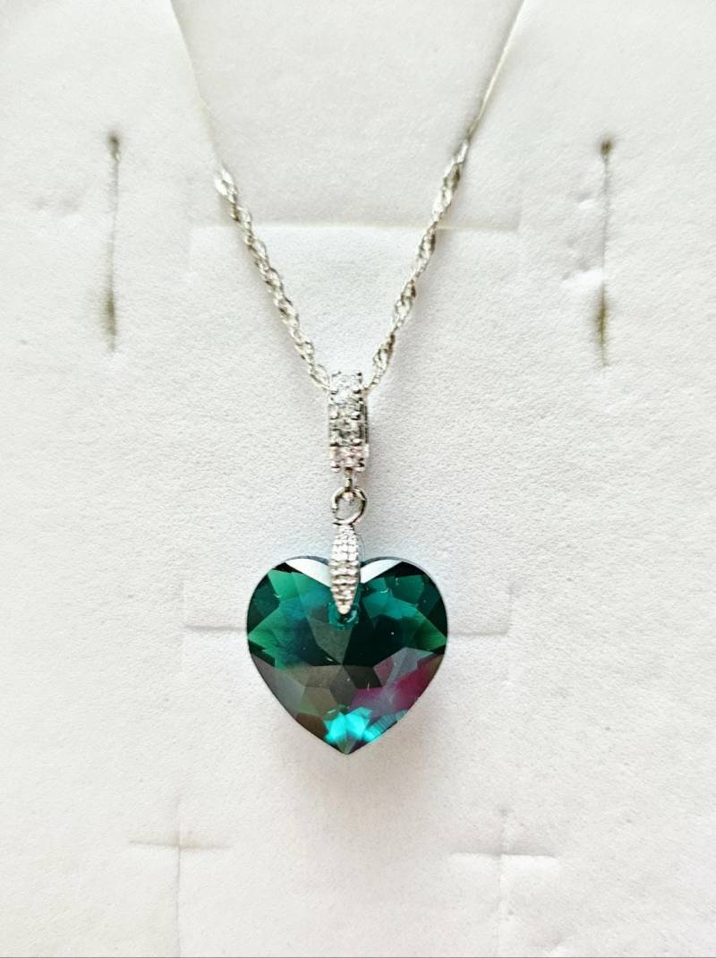 925 Sterling Silber Kette Kristall Von Swarovski 15mm Heart Cut Anhänger Emerald Shimmer, Brautschmuck Brautjungfer 925 Sterling Silber Kette Kristall Von Swarovski 15mm Heart Cut Anhänger Emerald Shimmer, Brautschmuck Brautjungfer von PrincessJewelryHouse