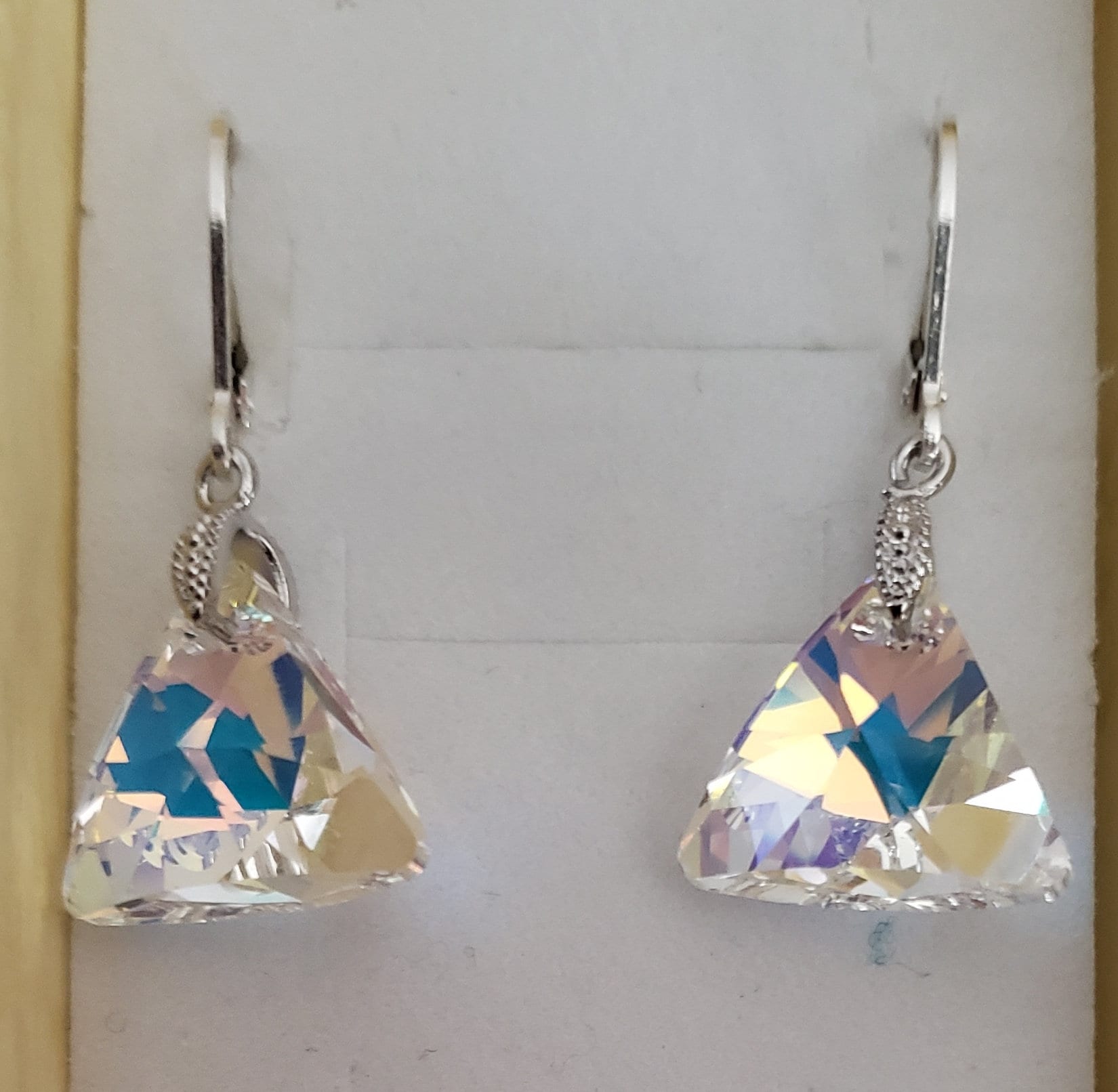 925 Sterling Silber Ohrhänger Crystal From Swarovski Triangle 16 Mm Ab, Brautohrringe von PrincessJewelryHouse