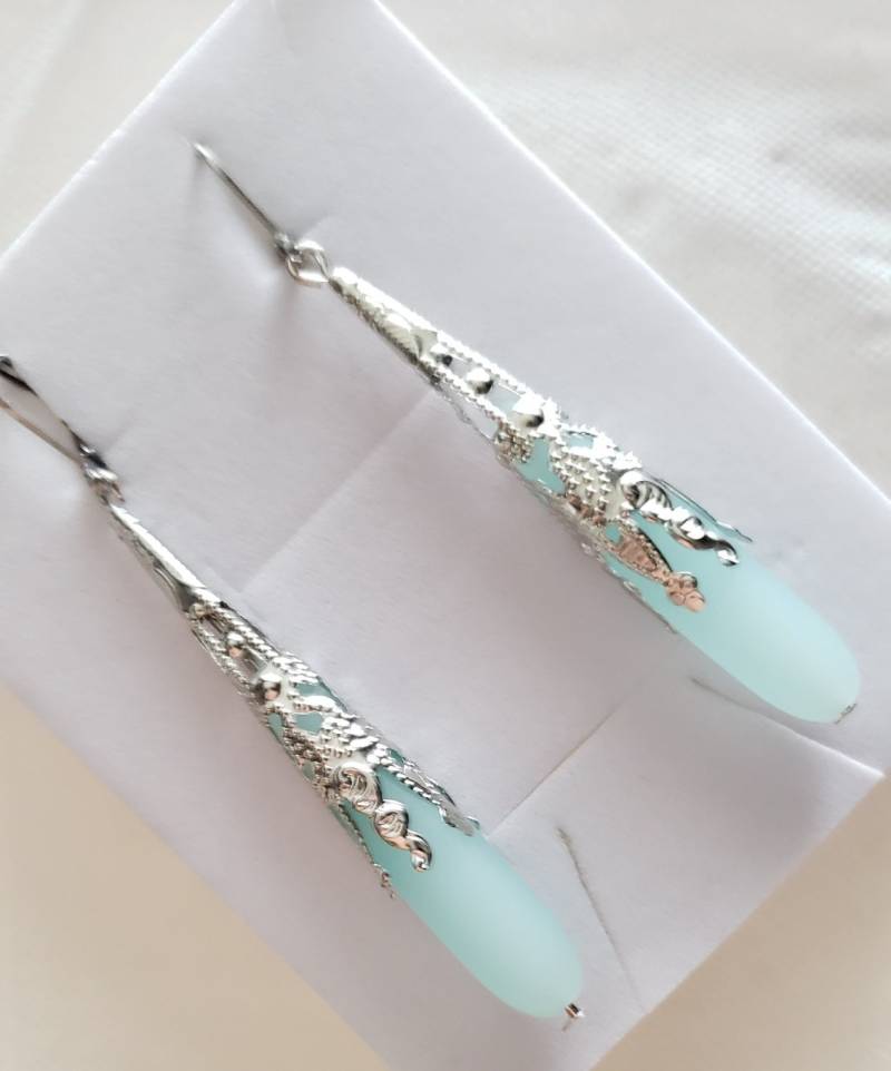 Lange Opaque Blasse Seeglas Ohrringe, Lever Back Ohrring, Haken Ohrhaken Lange Opaque Blasse Seeglas Ohrringe, Lever Back Ohrring, Haken Ohrhaken von PrincessJewelryHouse