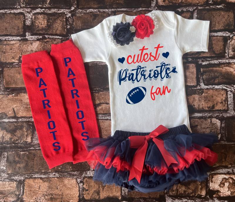 Bunt Und Blau Gepunktet Mit Pailletten Bestickt von PrincessKeepsakes