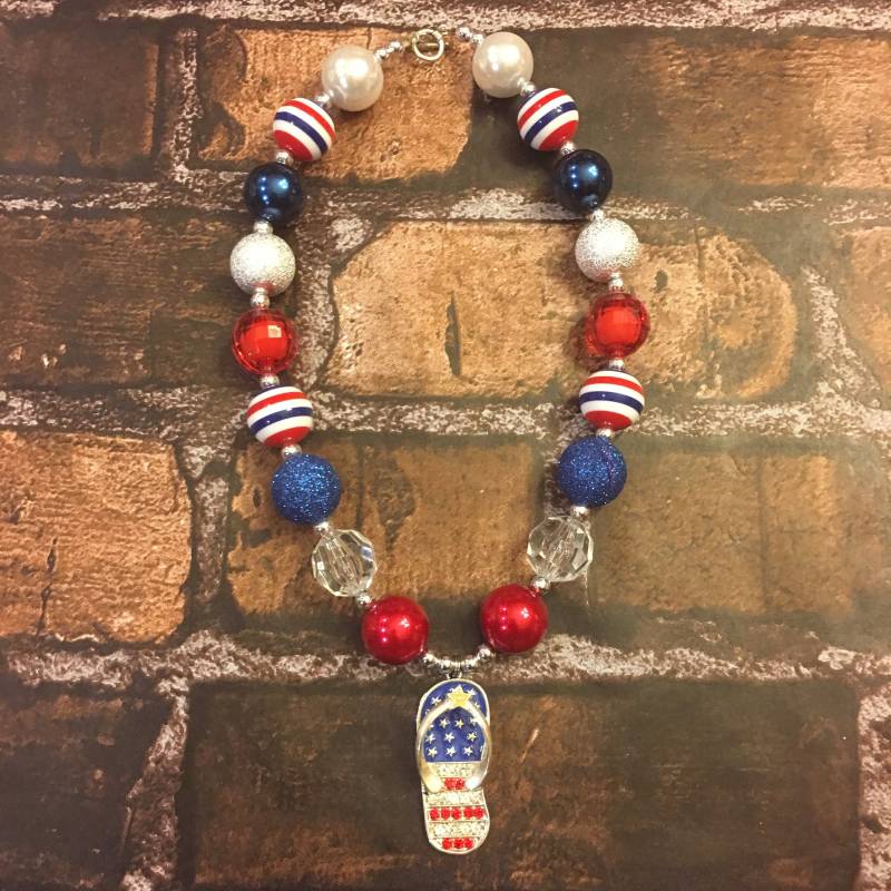 Flip Flop Anhänger Rot, Weiß & Blau Chunky Bead Halskette von PrincessKeepsakes