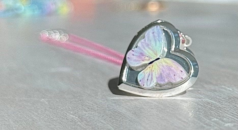 Schmetterling-Medaillon Mit Rosa Kette, Schmetterling-Herz-Medaillon, Schmetterling-Herz-Halskette, Kleine Mädchen-Medaillon, Silber-Herz-Medaillon von PrincessLifeJewelry