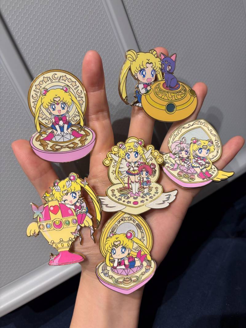 Sm Brosche Chibi 2, 5 cm Pin Serie Original, R, S, Super Holy Grail, Stars Alle Sofort Verfügbar Sm Brosche Chibi 2, 5 cm Pin Serie Original, R, S, Super Holy Grail, Stars Alle Sofort Verfügbar von PrincessMoonPins