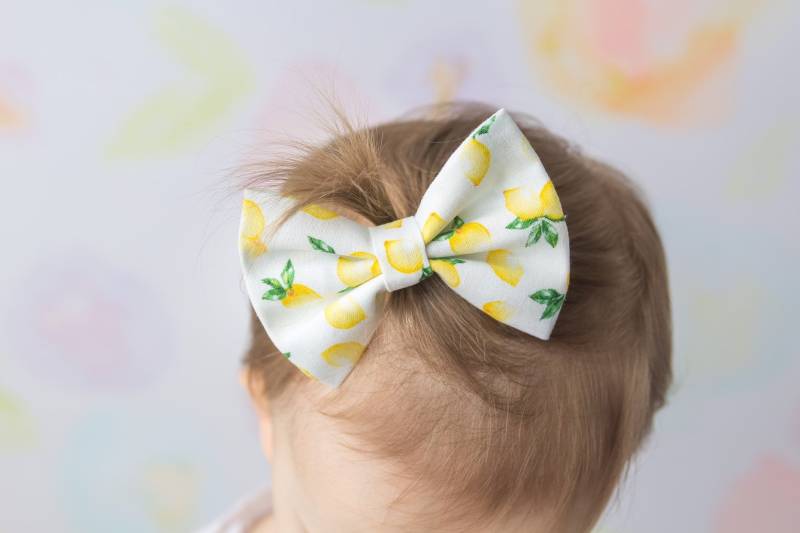 Lemon Mini Classic Bow/Nylon Stirnband Clip Obst Lemonade Sommer Gelb Baby Kleinkind Mädchen Accessoires Zitrus von PrincessPoshBowtique