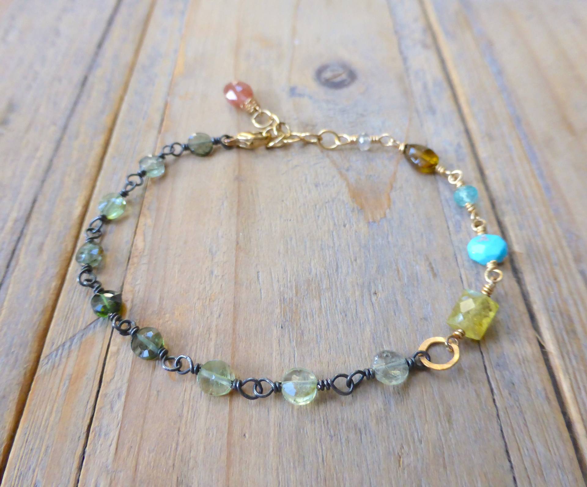 Grüner Turmalin Edelstein Armband Gold & Oxidiertes Silber Kette Grüner Turmalin Edelstein Armband Gold & Oxidiertes Silber Kette von PrincessgearJewelry