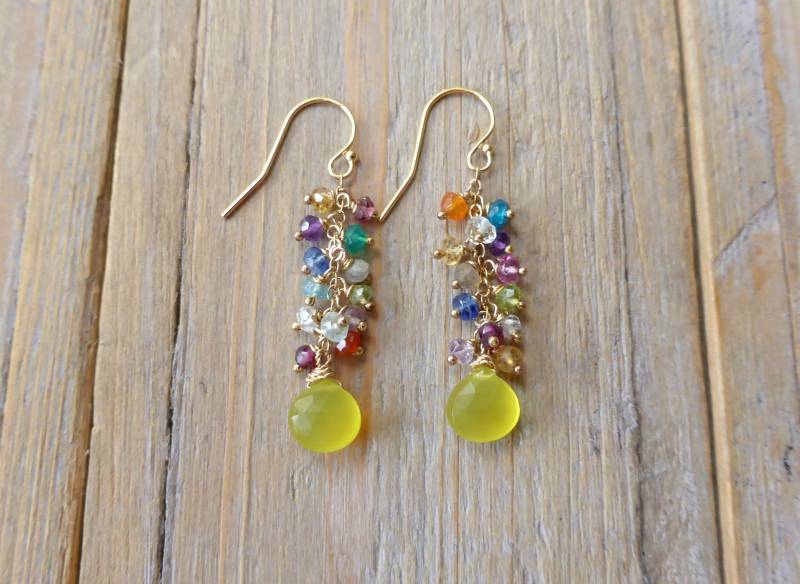 Karneval Edelstein Baumeln Gruppe Und Zitronen-Gelbe Tropfen Chalcedon Ohrringe Karneval Edelstein Baumeln Gruppe Und Zitronen-Gelbe Tropfen Chalcedon Ohrringe von PrincessgearJewelry