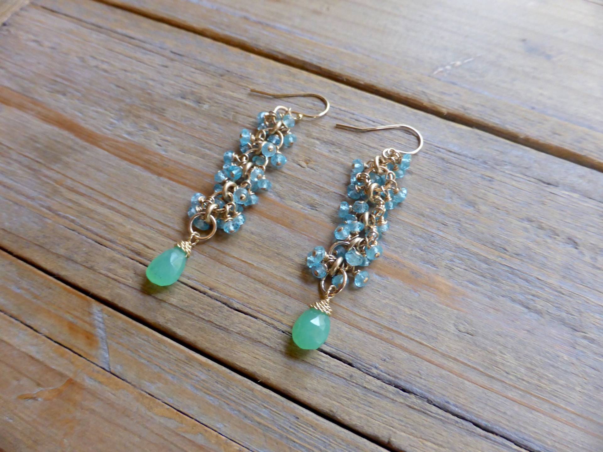 Meerblaue Apatit Fransen Lange Ohrringe Mit Chrysopras Gold Meerblaue Apatit Fransen Lange Ohrringe Mit Chrysopras Gold von PrincessgearJewelry