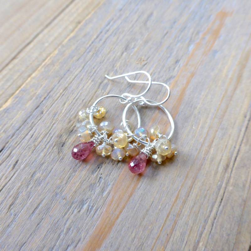 Opal Franse Mit Hellrosa Spinell Tropfen Kronleuchter Fransen Sterling Ohrringe Opal Franse Mit Hellrosa Spinell Tropfen Kronleuchter Fransen Sterling Ohrringe von PrincessgearJewelry