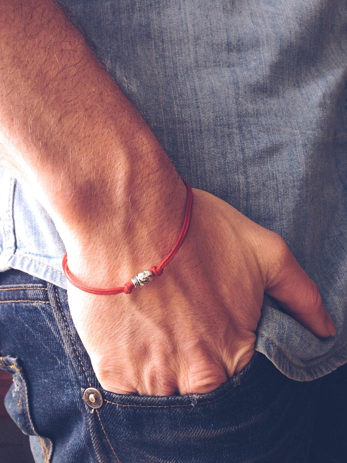 Schädel Armband Für Männer, Männer Mit Silber Perle Anhänger Rote Kordel, Benutzerdefinierte Geschenk Ihn, Skelett, Festival Schmuck, Sommer Strand Schädel Armband Für Männer, Männer Mit Silber Perle Anhänger Rote Kordel, Benutzerdefinierte Geschenk Ihn, Skelett, Festival Schmuck, Sommer Strand von Principles