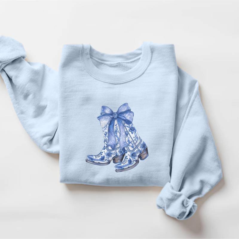 Chinoiserie Weihnachten Cowgirl Stiefel Shirt, Western Urlaub T-Shirt, Floral Bow Boot Sweatshirt, Weihnachtsgeschenk, Wilder Westen von PrintBoutique4U