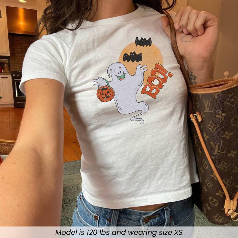 Halloween Geist Baby T-Shirt, Süßes Boo Y2K Cropped Top, Retro 90Er Jahre Damen Grafik Shirt, Lustiges Gruseliges T-Shirt von PrintBoutique4U