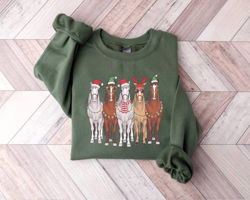 Weihnachtspferde Sweatshirt, Urlaub T-Shirt, Süßes Weihnachten Hoodie Mit Pferden, Weihnachts Bauernhof Shirt, Pferde Liebhaber Geschenk Für Weihnachtspferde Sweatshirt, Urlaub T-Shirt, Süßes Weihnachten Hoodie Mit Pferden, Weihnachts Bauernhof Shirt, Pferde Liebhaber Geschenk Für von PrintBoutique4U
