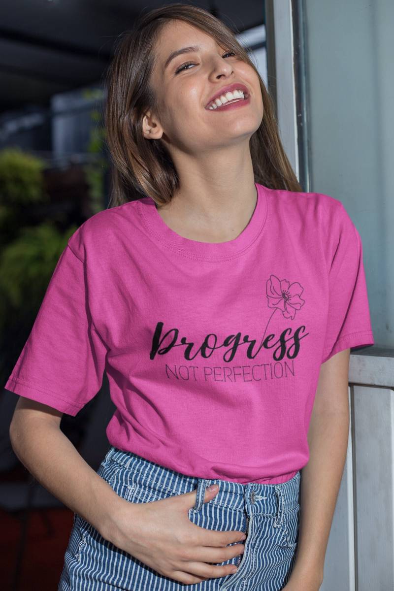 Progress Not Perfection Shirt | Damen von PrintBoutiquue