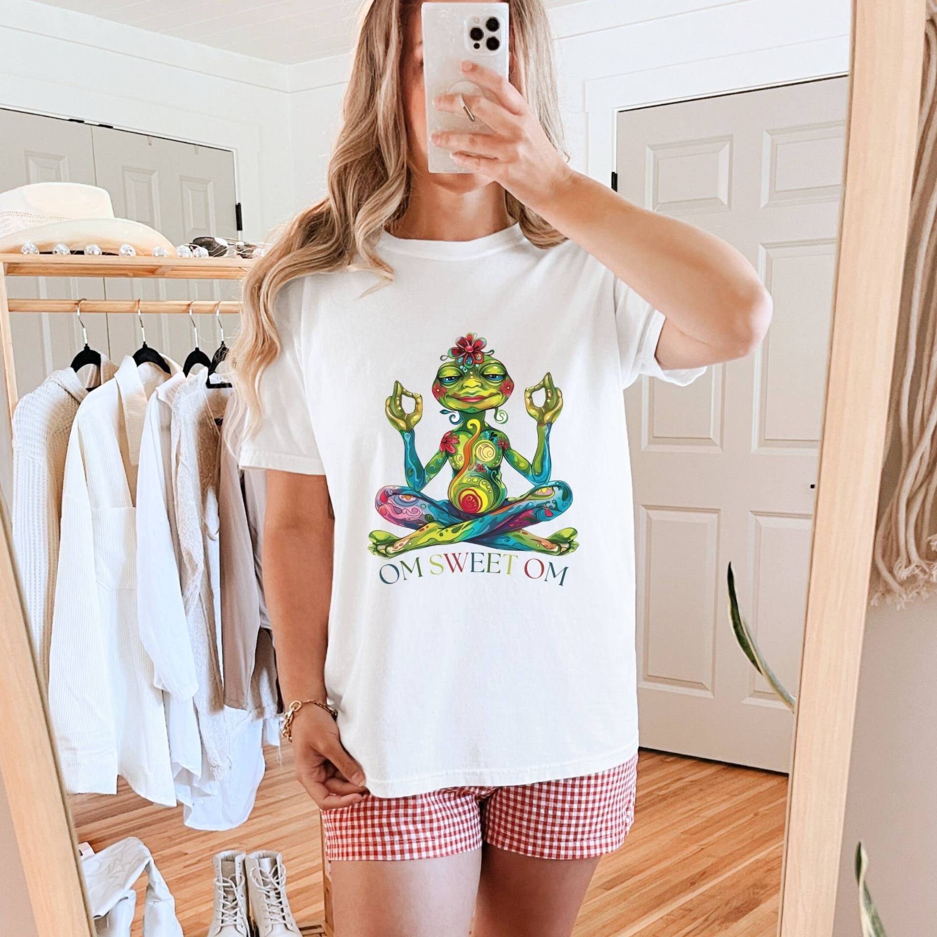 Yoga Shirt, Inhale Exhale Om Frosch Lustiges Kleidung, Achtsamkeit, Spirituelles T-Shirt von PrintHarmonyHub