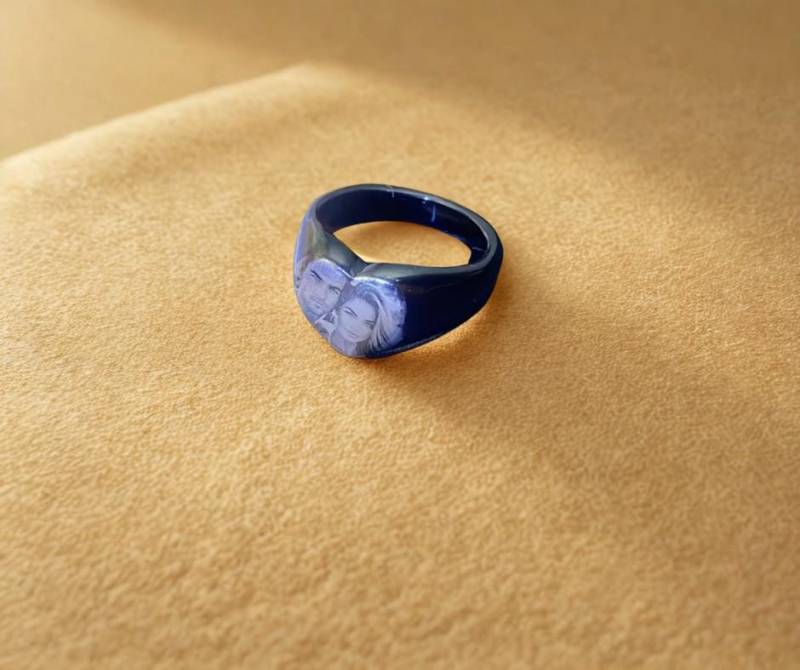 R2 Heart Ring Mit Gravur - Personalisiertes Schmuckstück Foto, Geschenk Für Paare, Errinerungsring Aus Silbernen/Schwarzen Edelstahl von PrintMyHeartDE