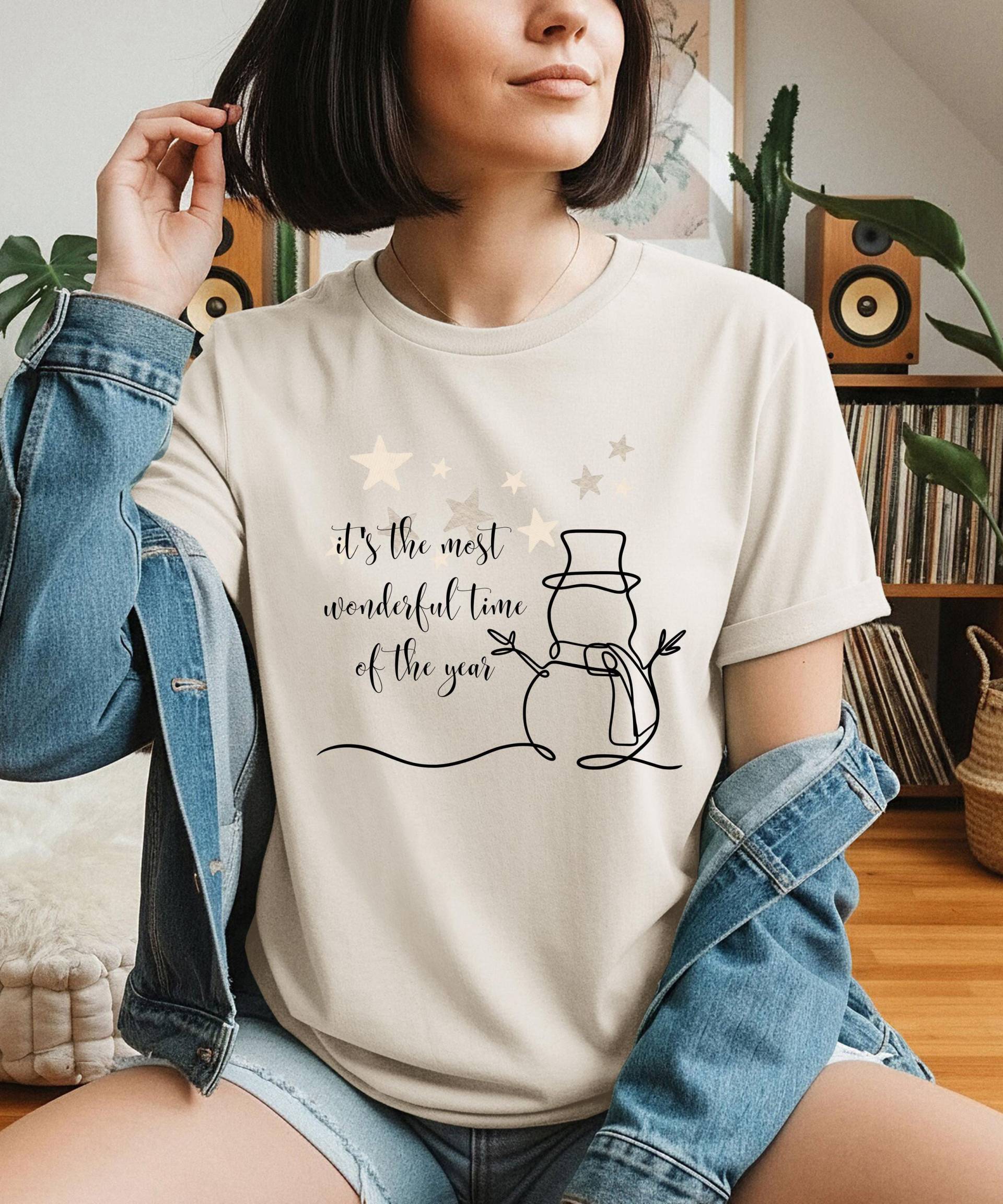 Weihnachts T-Shirt Geschenk, Weihnachtsgeschenk Damen, Nikolaus, Weihnachten, Geschenkidee, Weihnachtsfeier Outfit, Geschenk Wichteln, Oberteil von PrintStudioByKristin