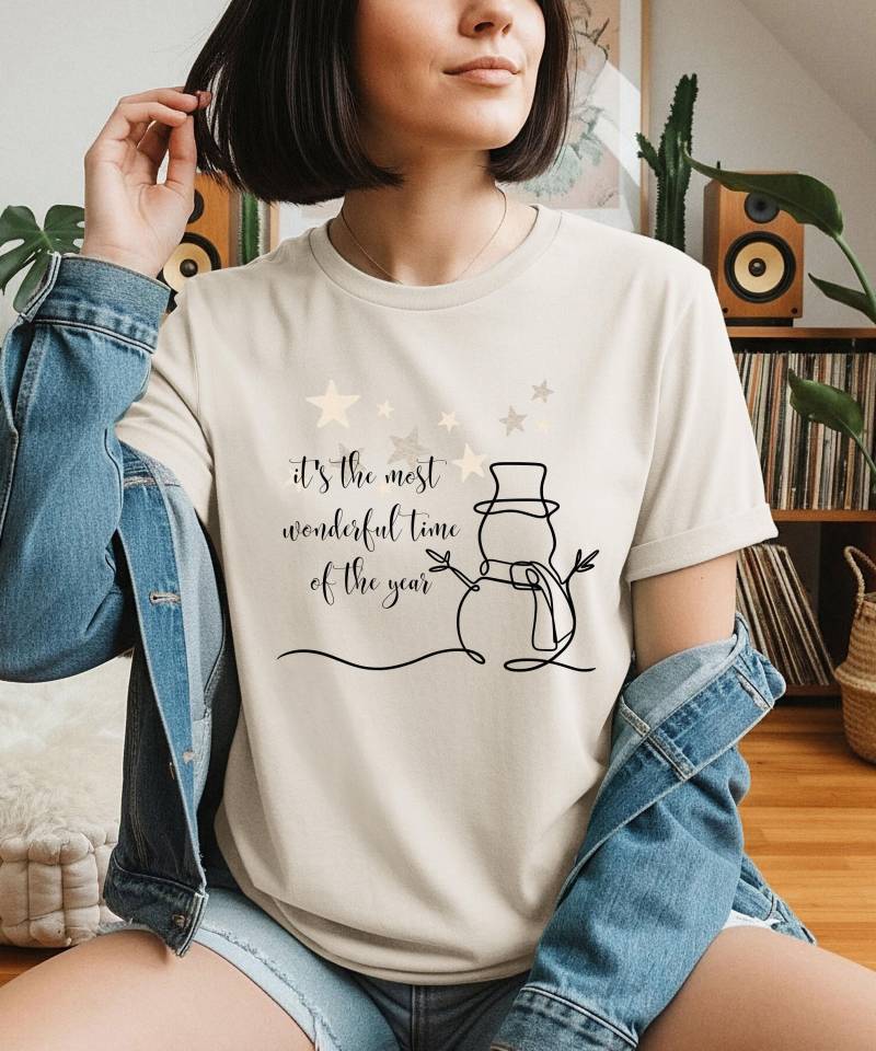 Weihnachts T-Shirt Geschenk, Weihnachtsgeschenk Damen, Nikolaus, Weihnachten, Geschenkidee, Weihnachtsfeier Outfit, Geschenk Wichteln, Oberteil von PrintStudioByKristin