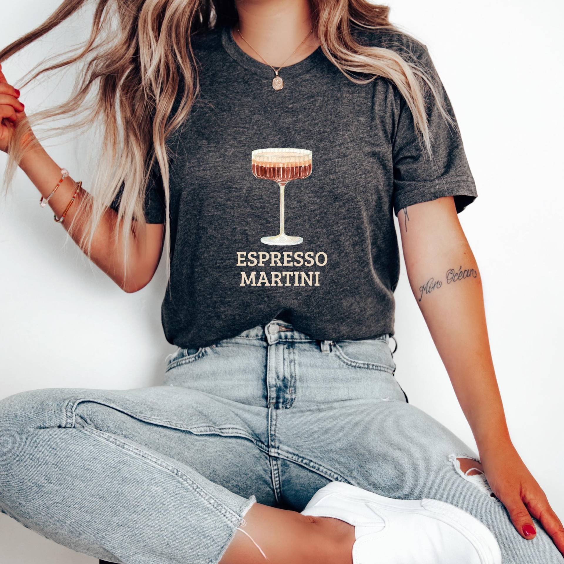 Espresso Martini Damen T-Shirt, Statement Shirt, Süßes Retro Coffee Lovers Club Matching T-Shirts, Geschenk Zum Geburtstag von PrintStudiobyNina