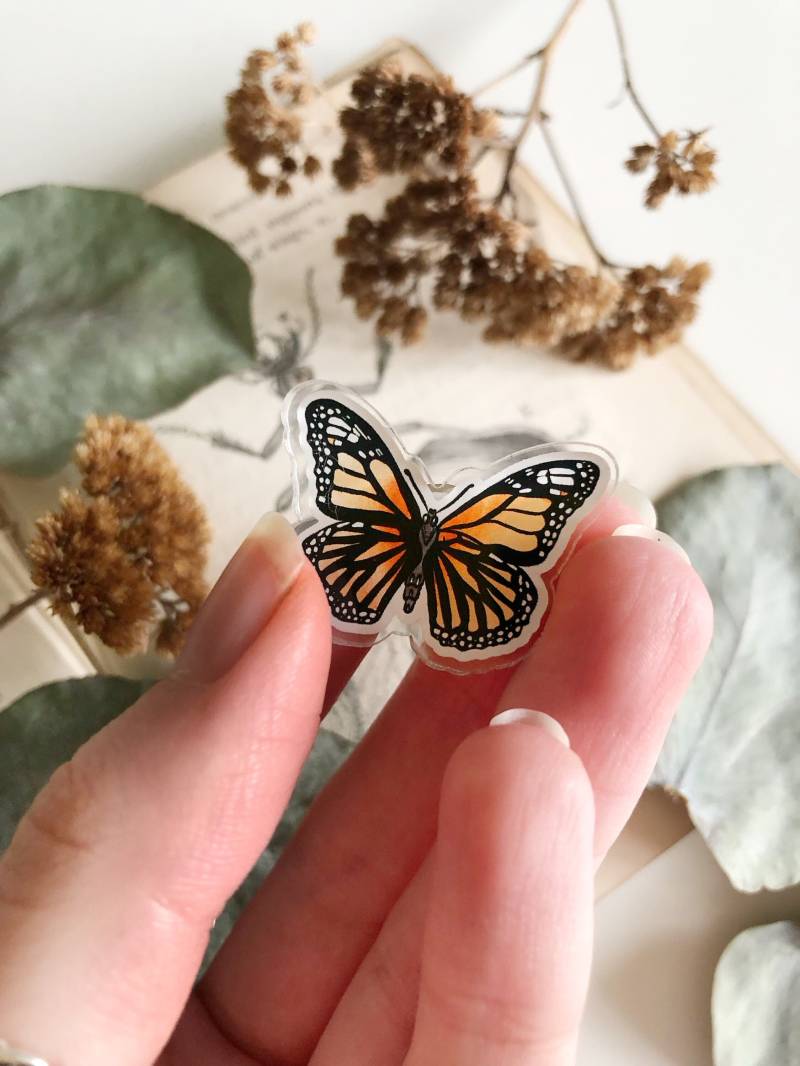 Schmetterling Pin | Monarchfalter Abzeichen Pins Cottagecore Zubehör Rucksack Jacke Acryl Beste Freunde Geschenk von PrintsByJessArt