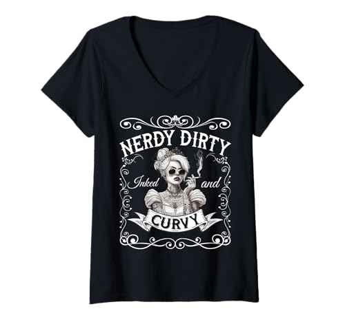 Damen Nerdy Dirty Prinzessin Inked and Curvy Tätowiert und Kurvig T-Shirt mit V-Ausschnitt von Prinzessin Tätowiert und Kurvig Unisex Kleidung
