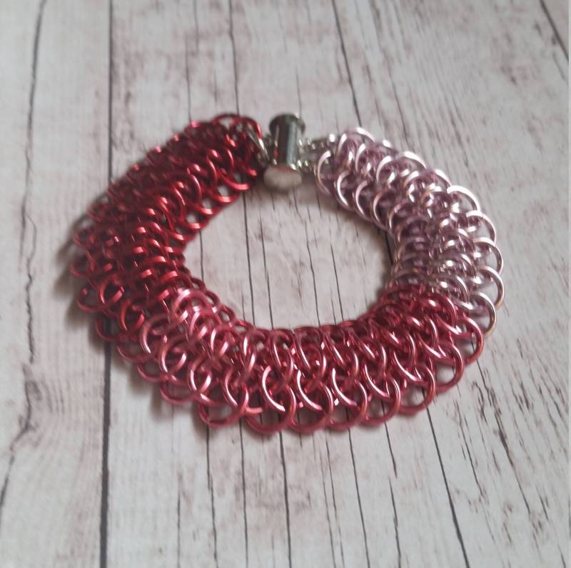 Hübsche in Rosa Armband von PriorityMailleBox