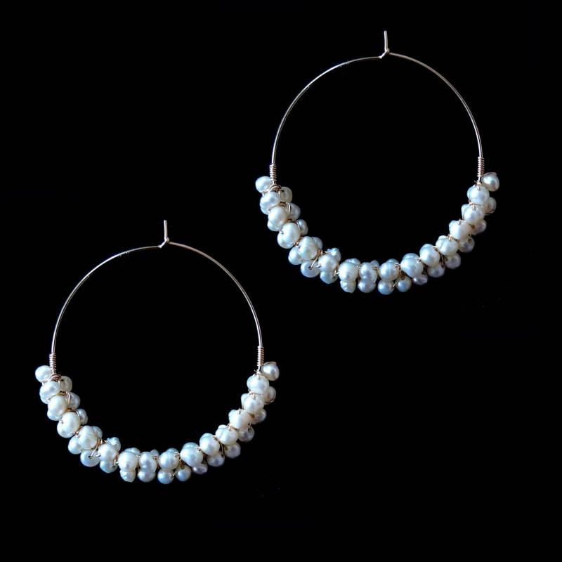 Weiße Süsswasserperle An 14K Vergoldeten Creolen von PrismTheorie