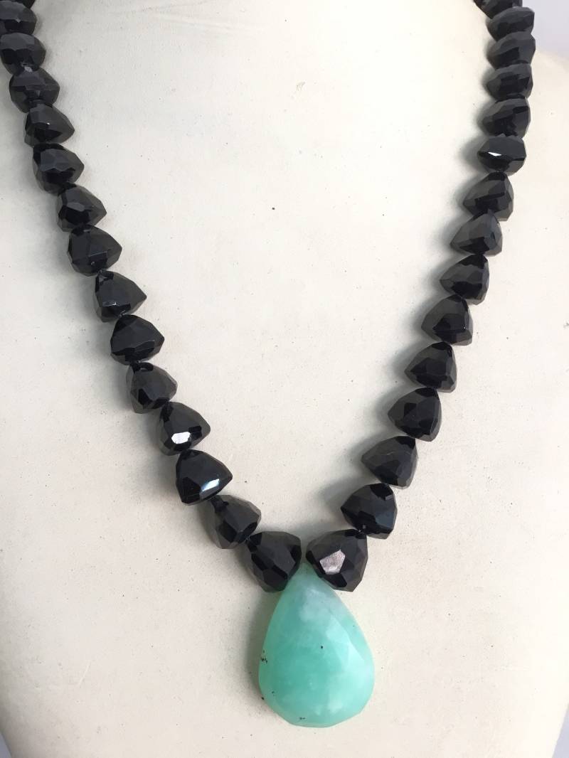 Chrysopras + Schwarzer Wirbelsäulen Fusion Schmuck Edelstein Halskette von Prismaticgems